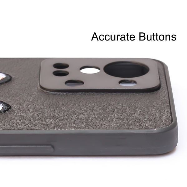 Black Leather Brown Fox Ornamented for Oneplus Nord 2T - The Hatke