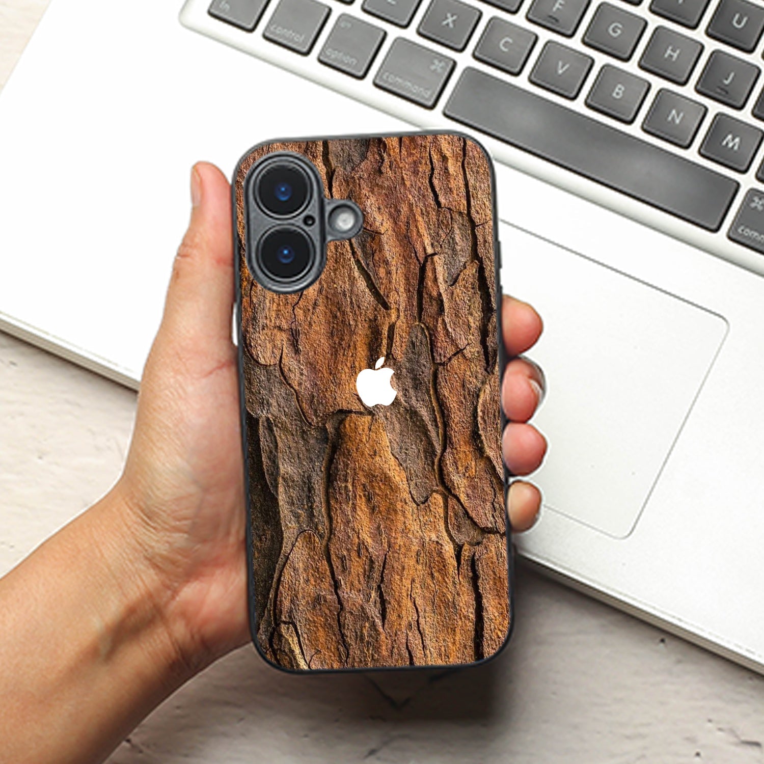 Wavy Grain metal back case for Apple Iphone 17