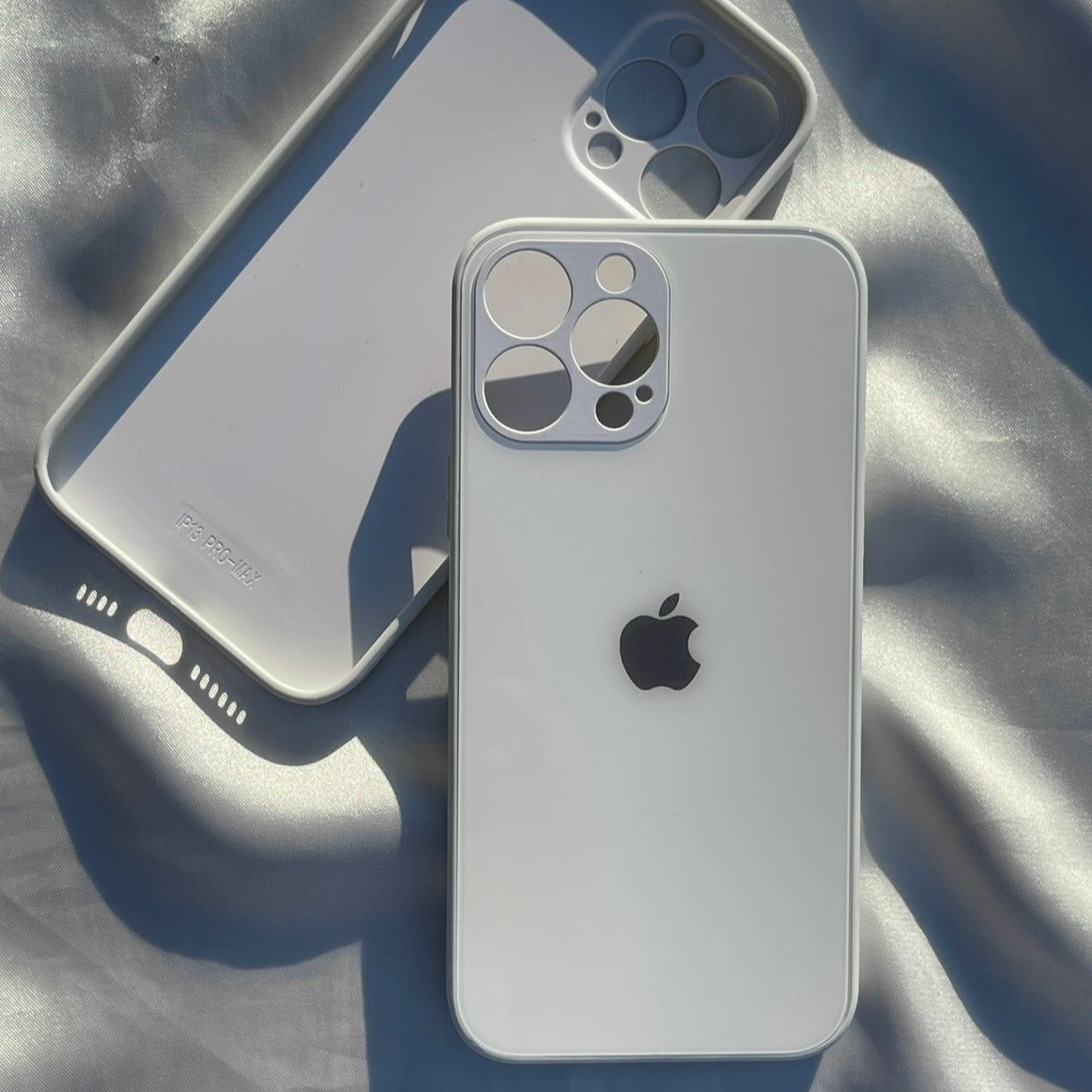 White camera Safe mirror case for Apple Iphone 15 Pro