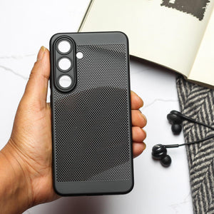 BREATHING BLACK Silicone Case for Samsung S24 - The Hatke