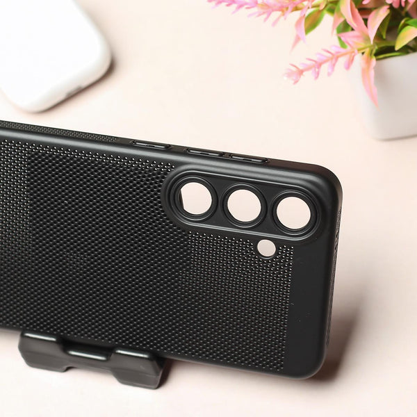 BREATHING BLACK Silicone Case for Samsung S24 - The Hatke
