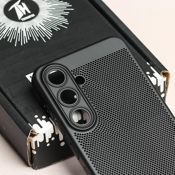 BREATHING BLACK Silicone Case for Samsung S24 - The Hatke