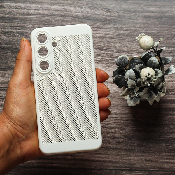 BREATHING WHITE Silicone Case for Samsung S24 - The Hatke