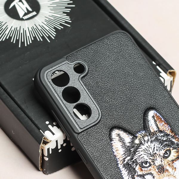 Black Leather Brown Fox Camera Ornamented for Samsung S22 - The Hatke