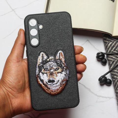 Black Leather Brown Fox Camera Ornamented for Samsung S23 FE - The Hatke