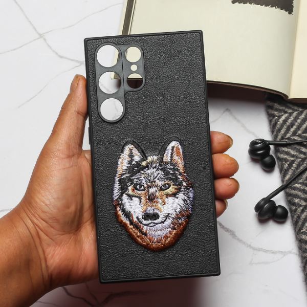 Black Leather Brown Fox Camera Ornamented for Samsung S23 Ultra - The Hatke