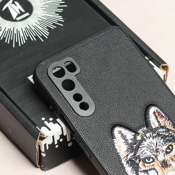 Black Leather Brown Fox Ornamented for Oneplus Nord - The Hatke