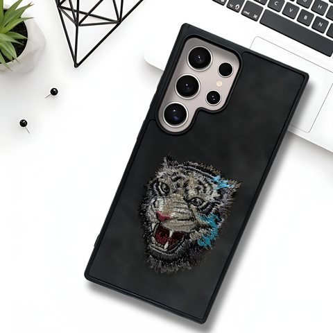 Black Leather Color Lion Camera Ornamented for Samsung S24 Ultra - The Hatke