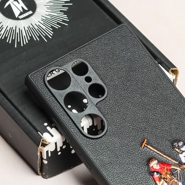 Black Leather Dual Horse rider Camera Ornamented for Samsung S23 Ultra - The Hatke