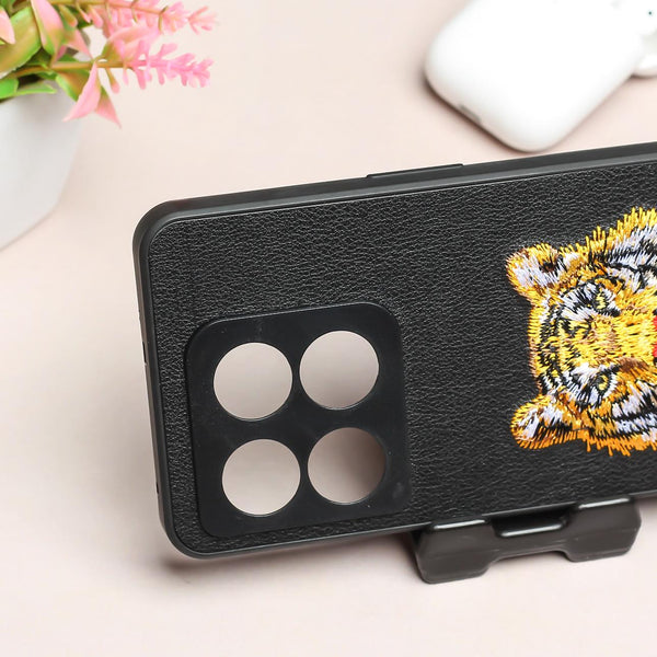Black Leather Yellow Lion Camera Ornamented for Oneplus 10T - The Hatke