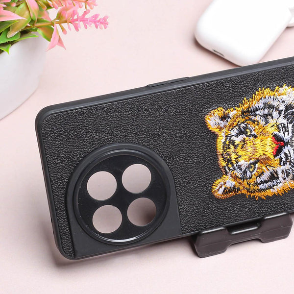 Black Leather Yellow Lion Camera Ornamented for Oneplus 11R - The Hatke