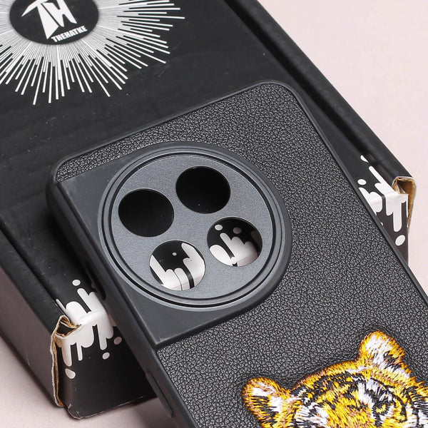 Black Leather Yellow Lion Camera Ornamented for Oneplus 11 - The Hatke