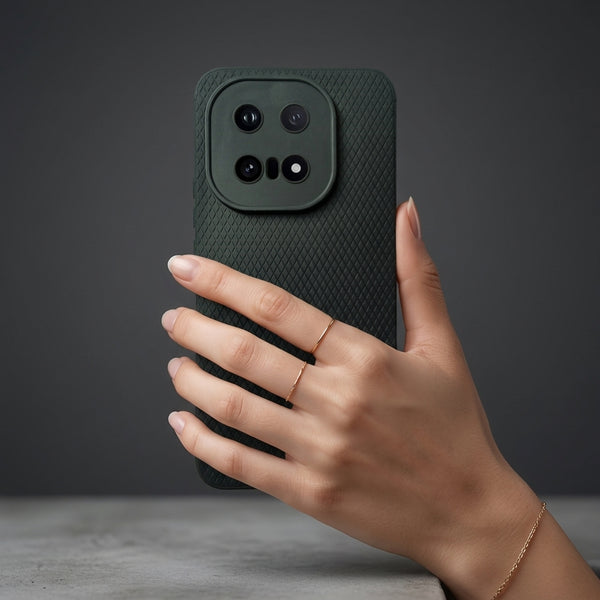 Black Line Wave Silicone Case for iQOO 15