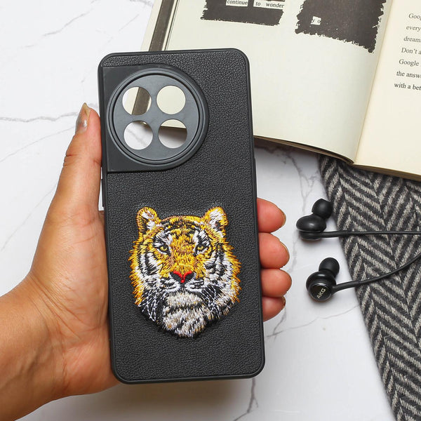 Black Leather Yellow Lion Camera Ornamented for Oneplus 11R