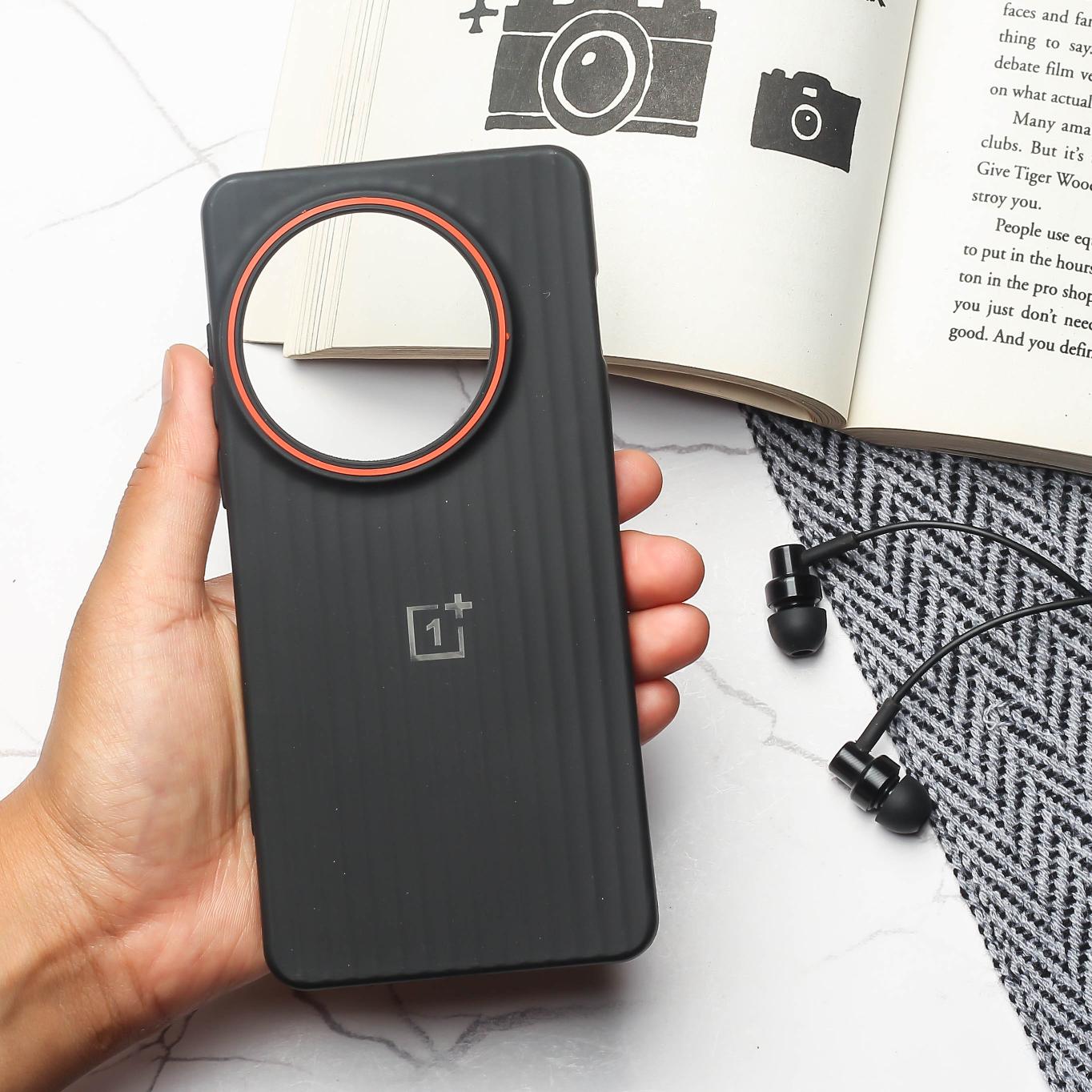Black SleekLine Silicone Case for Oneplus 13R