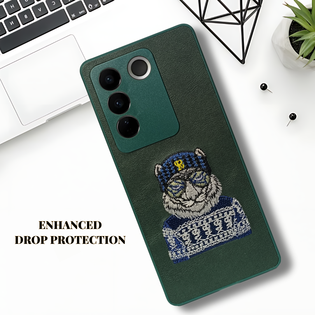 Green Leather Blue Sweater Lion Camera Ornamented for Vivo V27