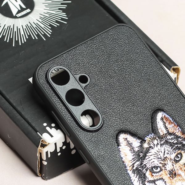 Black Leather Brown Fox Camera Ornamented for Samsung S23 FE - The Hatke