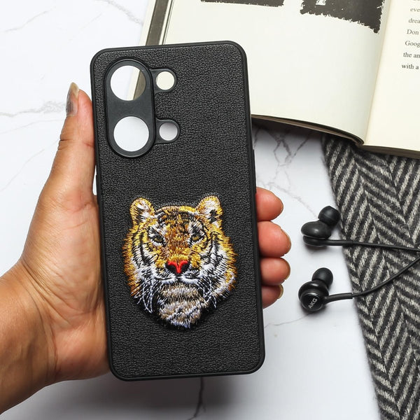 Black Leather Yellow Lion Ornamented for Oneplus Nord - The Hatke
