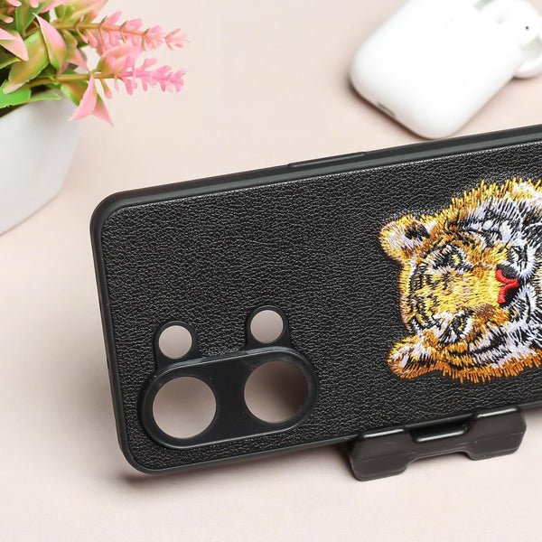 Black Leather Yellow Lion Ornamented for Oneplus Nord - The Hatke