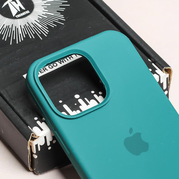 Green Original Silicone case for Apple iphone 15 Pro - The Hatke