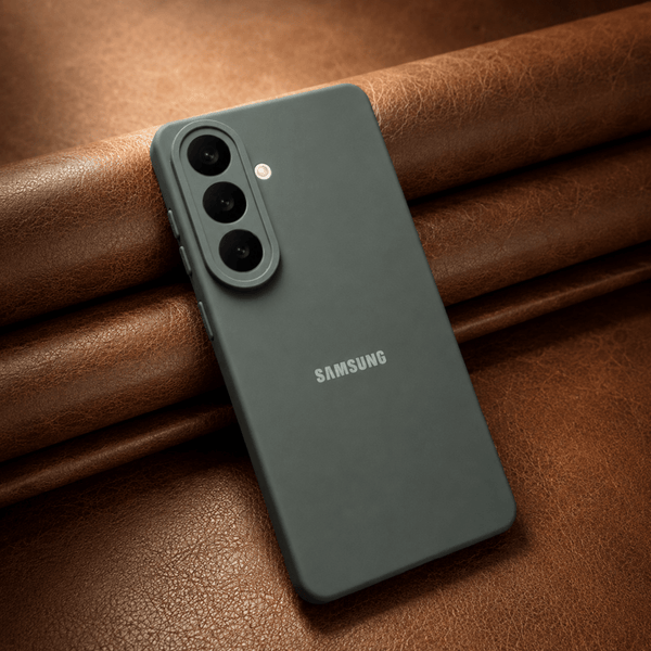 Grey Camera Original Silicone case for Samsung S26 - The Hatke