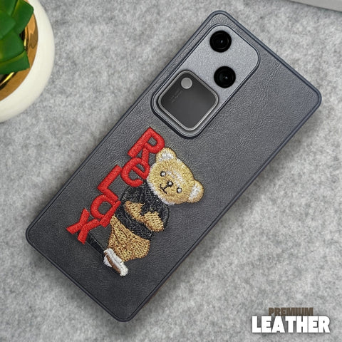 Black Leather Relax Teddy Lion Camera Ornamented for Vivo V30